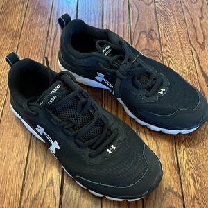 Men’s Under Armour sneakers